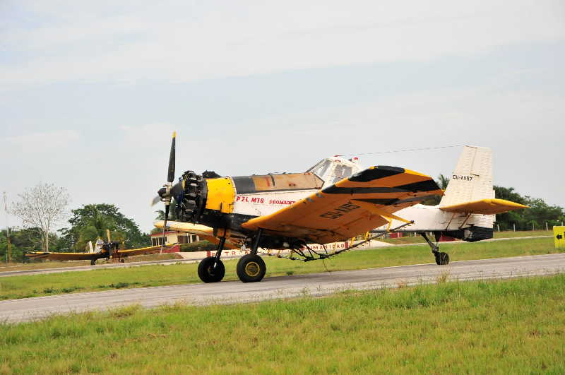 El M-18 es la única nave de la aviación civil cubana que interviene en la extinción de incendios