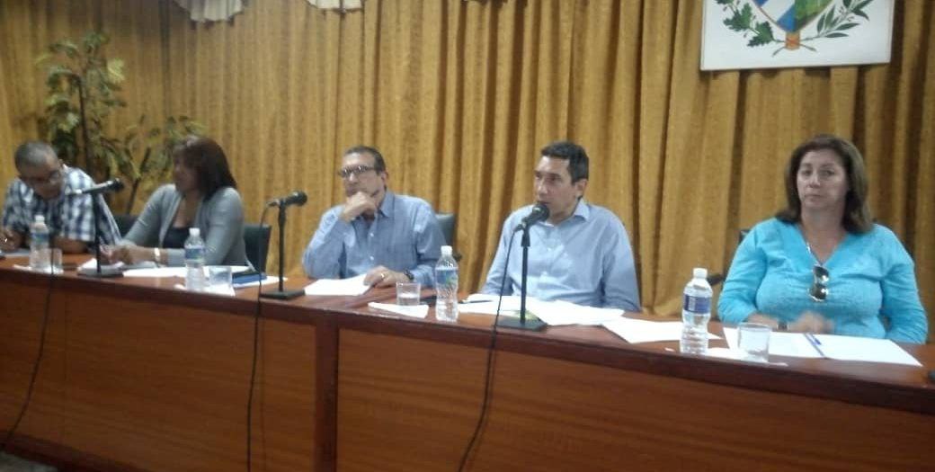 Rodríguez Dávila insistió en lograr mayor disciplina en los servicios de transporte.